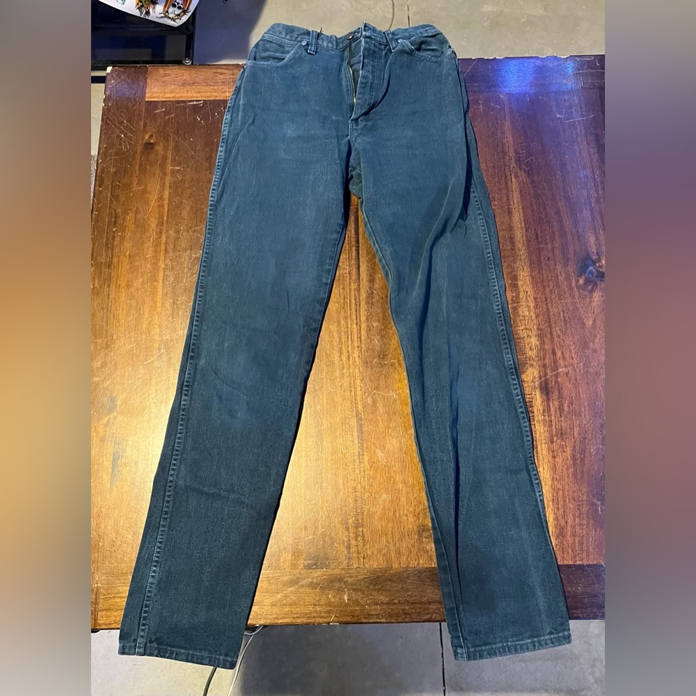 Vintage 90s women’s high rise Wrangler jeans 7/8x36 very good condition.